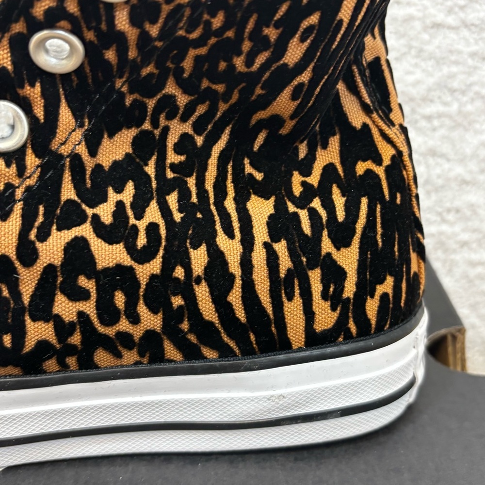 CONVERSE Chuck Taylor All Star HI Leopard Print (A17948F) Womens Sz 7 - Picture 4 of 7